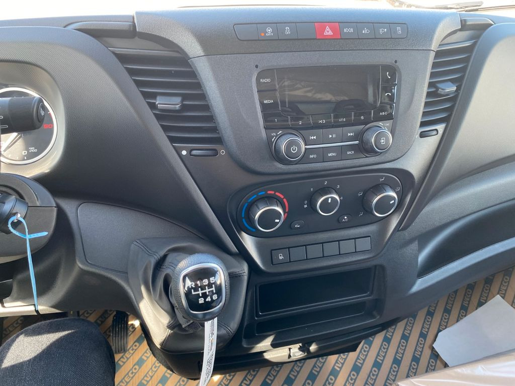 Iveco Daily Koffer mit LBW SOFORT Euro6E Iveco Daily Koffer mit LBW SOFORT Euro6E - Closed box van: picture 3 Iveco Daily Koffer mit LBW SOFORT Euro6E Iveco Daily Koffer mit LBW SOFORT Euro6E - Closed box van: picture 3