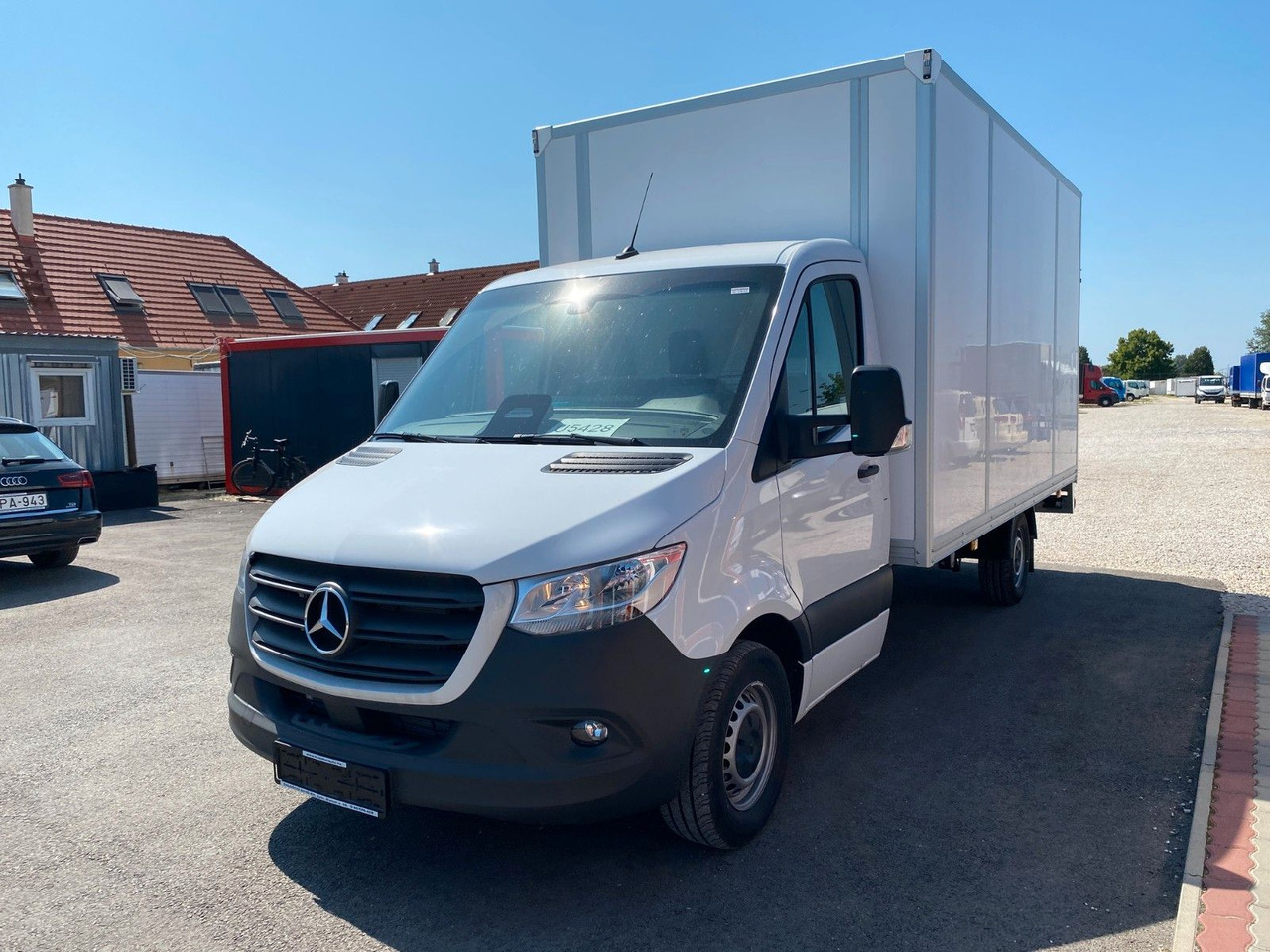 Mercedes-Benz Sprinter 317 Koffer+LBW - Closed box van: picture 1 Mercedes-Benz Sprinter 317 Koffer+LBW - Closed box van: picture 1