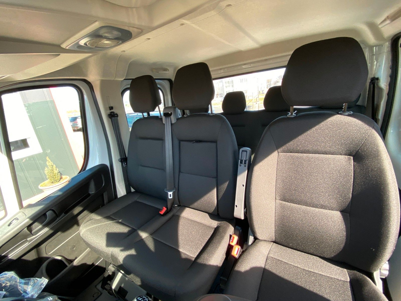 Peugeot BOXER CHDC L4 HEAVY PRITSCHE - Open body delivery van, Crew cab van: picture 4 Peugeot BOXER CHDC L4 HEAVY PRITSCHE - Open body delivery van, Crew cab van: picture 4