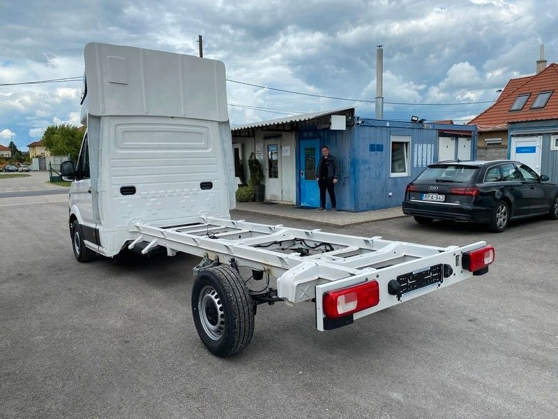 Volkswagen Crafter Pritsche Pritsche 35 lang FWD - Open body delivery van: picture 3 Volkswagen Crafter Pritsche Pritsche 35 lang FWD - Open body delivery van: picture 3