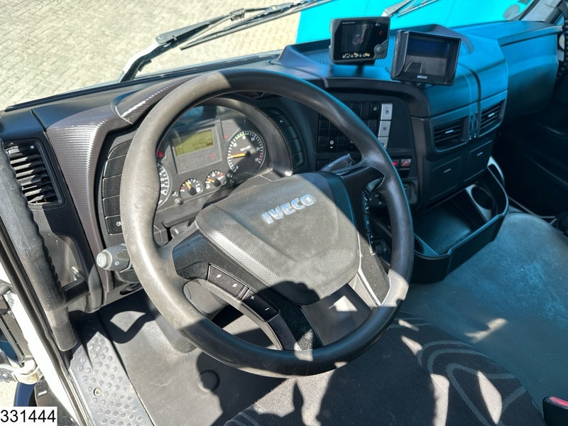Iveco Trakker 360 6X4, EURO 6, Steel suspension - Dropside/ Flatbed truck: picture 5 Iveco Trakker 360 6X4, EURO 6, Steel suspension - Dropside/ Flatbed truck: picture 5