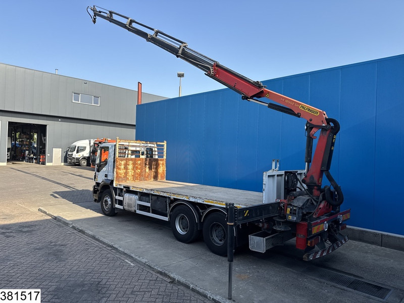 Iveco Trakker 360 - Dropside/ Flatbed truck, Crane truck: picture 4 Iveco Trakker 360 - Dropside/ Flatbed truck, Crane truck: picture 4