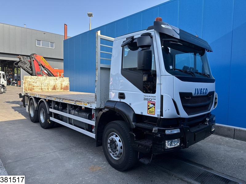 Iveco Trakker 360 - Dropside/ Flatbed truck, Crane truck: picture 3 Iveco Trakker 360 - Dropside/ Flatbed truck, Crane truck: picture 3