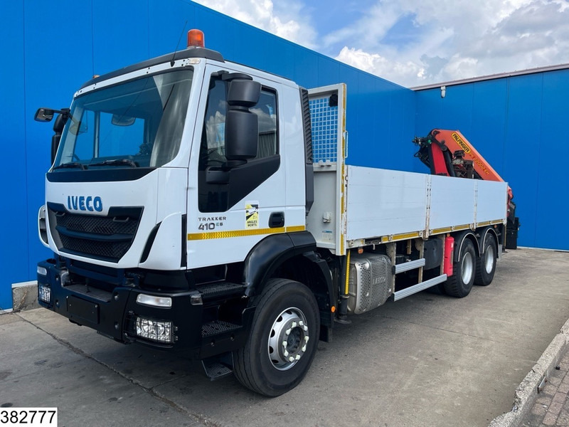 Iveco Trakker 410 6x4, EURO 6, Retarder, Palfinger, Remote - Dropside/ Flatbed truck, Crane truck: picture 3 Iveco Trakker 410 6x4, EURO 6, Retarder, Palfinger, Remote - Dropside/ Flatbed truck, Crane truck: picture 3