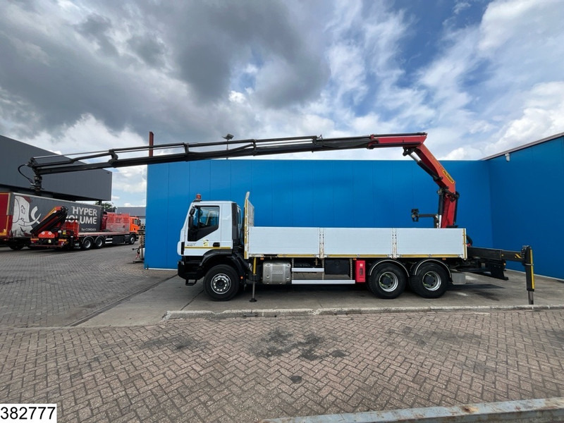 Iveco Trakker 410 6x4, EURO 6, Retarder, Palfinger, Remote - Dropside/ Flatbed truck, Crane truck: picture 4 Iveco Trakker 410 6x4, EURO 6, Retarder, Palfinger, Remote - Dropside/ Flatbed truck, Crane truck: picture 4