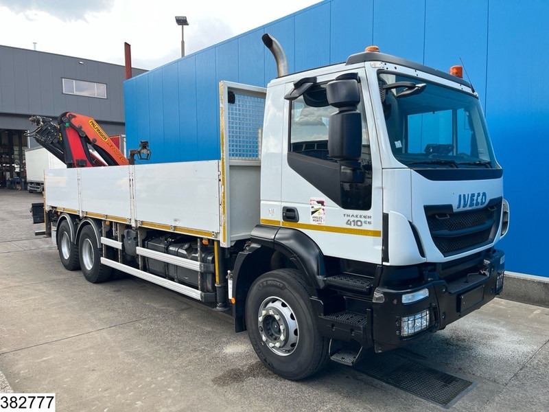 Iveco Trakker 410 6x4, EURO 6, Retarder, Palfinger, Remote - Dropside/ Flatbed truck, Crane truck: picture 5 Iveco Trakker 410 6x4, EURO 6, Retarder, Palfinger, Remote - Dropside/ Flatbed truck, Crane truck: picture 5