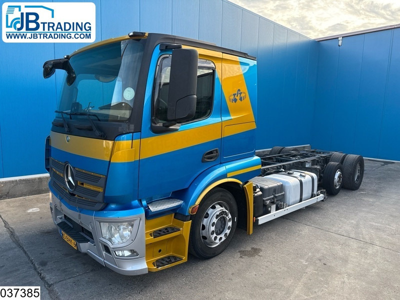 Mercedes-Benz Actros 2443 6x2, EURO 6, PTO, Standairco - Cab chassis truck: picture 1 Mercedes-Benz Actros 2443 6x2, EURO 6, PTO, Standairco - Cab chassis truck: picture 1