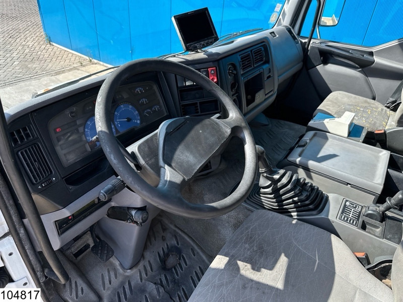 Renault Premium 270 Euro 3, Fuel, Manual, 13500 Liter, 4 Comp - Tanker truck: picture 5 Renault Premium 270 Euro 3, Fuel, Manual, 13500 Liter, 4 Comp - Tanker truck: picture 5