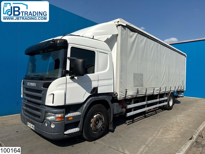 Scania P 270 EURO 3, 3p, Dhollandia - Curtain side truck: picture 1 Scania P 270 EURO 3, 3p, Dhollandia - Curtain side truck: picture 1