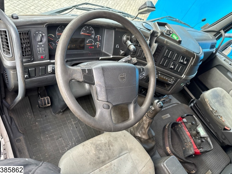 Volvo FH12 380 6X4, EURO 3, Steel suspension, Palfinger - Dropside/ Flatbed truck, Crane truck: picture 5 Volvo FH12 380 6X4, EURO 3, Steel suspension, Palfinger - Dropside/ Flatbed truck, Crane truck: picture 5