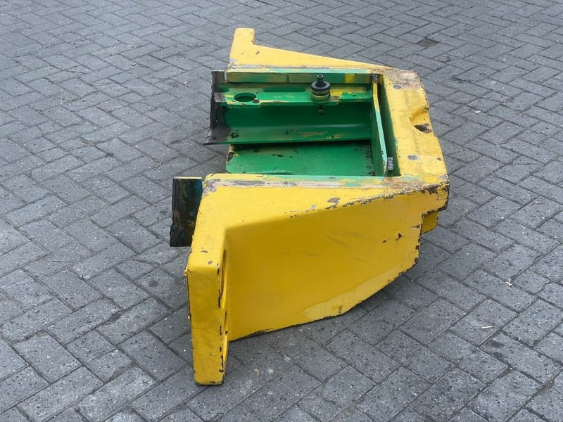 Ahlmann AZ10 - Counterweight/Heckgewicht/Contragewicht - Frame/ Chassis for Construction machinery: picture 3 Ahlmann AZ10 - Counterweight/Heckgewicht/Contragewicht - Frame/ Chassis for Construction machinery: picture 3