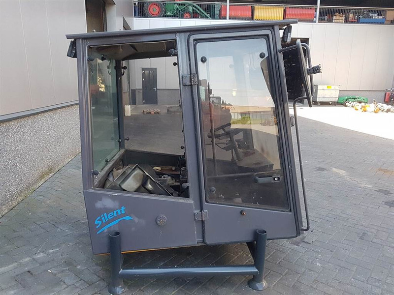 Ahlmann AZ14-4146890K/4105565K/4108629-Cabin/Kabine/Cabine - Cab and interior for Construction machinery: picture 3 Ahlmann AZ14-4146890K/4105565K/4108629-Cabin/Kabine/Cabine - Cab and interior for Construction machinery: picture 3