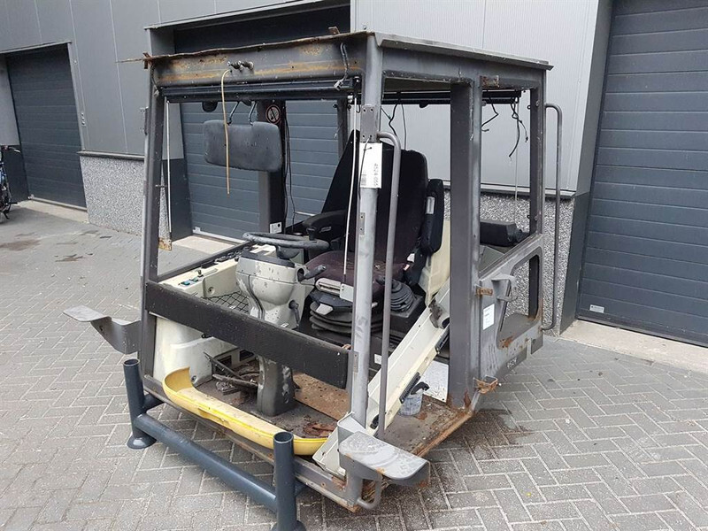 Ahlmann AZ210E-23103106-Cabin/Kabine/Cabine - Cab and interior for Construction machinery: picture 3 Ahlmann AZ210E-23103106-Cabin/Kabine/Cabine - Cab and interior for Construction machinery: picture 3