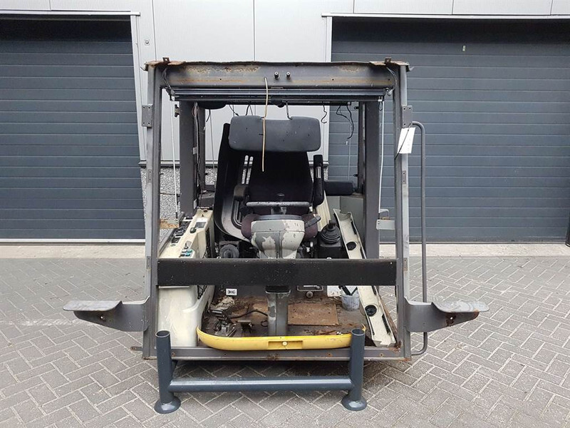 Ahlmann AZ210E-23103106-Cabin/Kabine/Cabine - Cab and interior for Construction machinery: picture 1 Ahlmann AZ210E-23103106-Cabin/Kabine/Cabine - Cab and interior for Construction machinery: picture 1