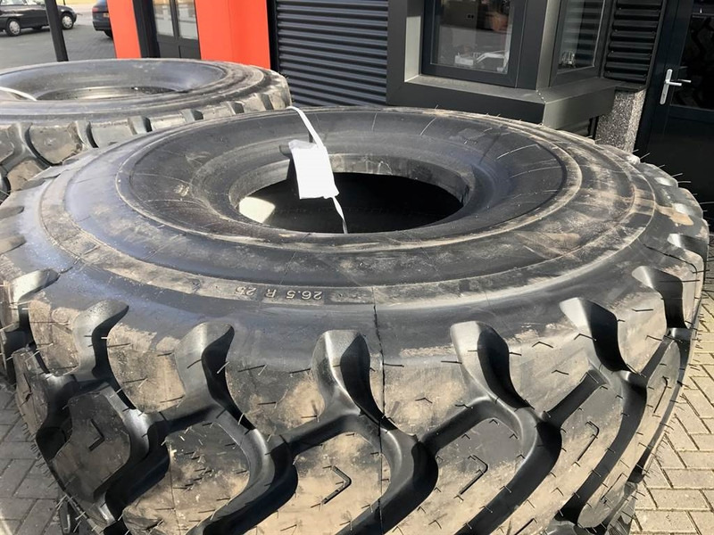 Banden/Reifen/Tires 26.5R25 XHA - Tyre/Reifen/Band - Wheels and tires for Construction machinery: picture 4 Banden/Reifen/Tires 26.5R25 XHA - Tyre/Reifen/Band - Wheels and tires for Construction machinery: picture 4