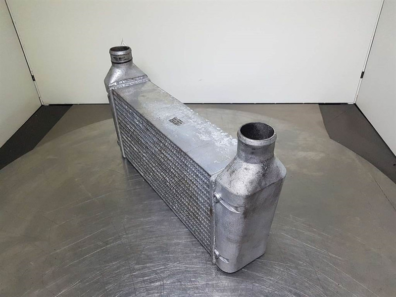 Case 621D-Denso MN127100-17712C-Cooler/Kühler/Koeler - Engine for Construction machinery: picture 2 Case 621D-Denso MN127100-17712C-Cooler/Kühler/Koeler - Engine for Construction machinery: picture 2
