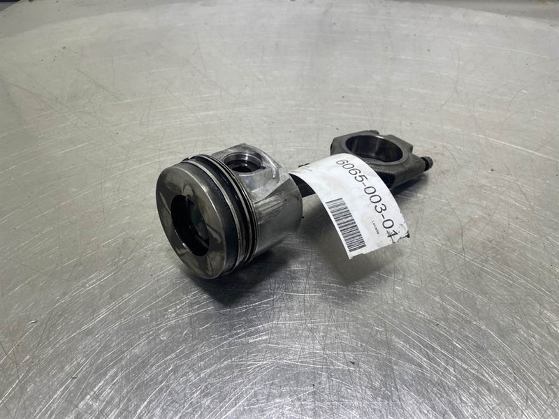 Deutz TD2011L04I - Piston/Kolben/Zuiger - Engine for Construction machinery: picture 1 Deutz TD2011L04I - Piston/Kolben/Zuiger - Engine for Construction machinery: picture 1