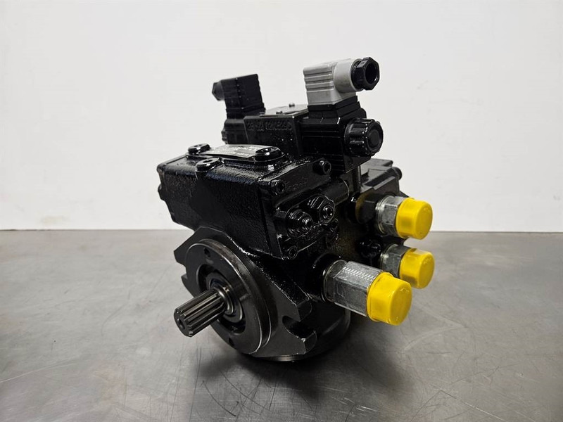 Giant 451T-Bondioli& Pavesi M4PV28-28-Drive pump/Rijpomp - Hydraulics for Construction machinery: picture 3 Giant 451T-Bondioli& Pavesi M4PV28-28-Drive pump/Rijpomp - Hydraulics for Construction machinery: picture 3