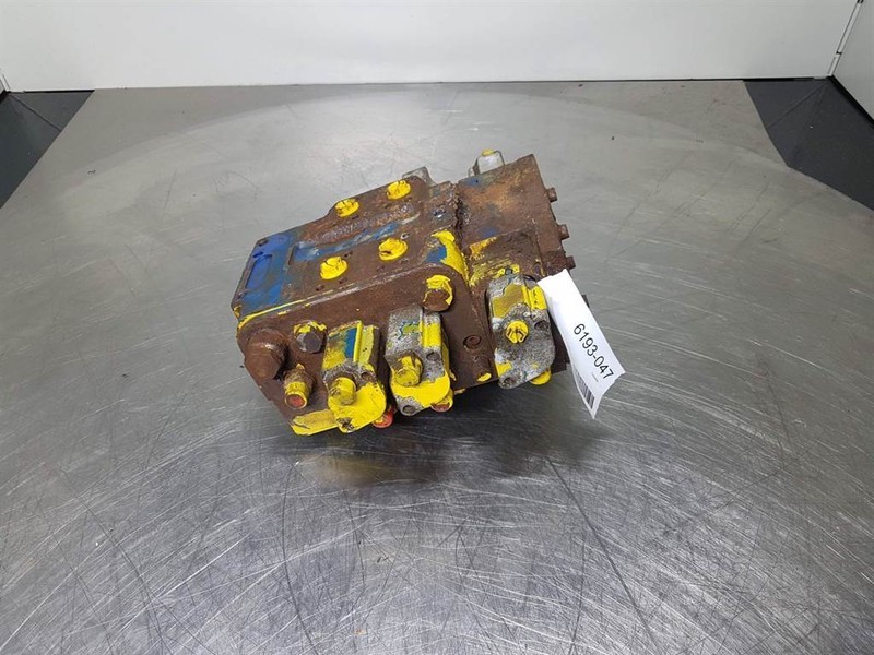 Hyundai HL760-9 - Valve/Ventile/Ventiel - Hydraulics: picture 2 Hyundai HL760-9 - Valve/Ventile/Ventiel - Hydraulics: picture 2