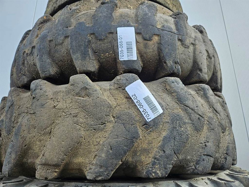 Liebherr A924B-Athletik 10.00-20-Tire/Reifen/Band - Wheels and tires for Construction machinery: picture 5 Liebherr A924B-Athletik 10.00-20-Tire/Reifen/Band - Wheels and tires for Construction machinery: picture 5