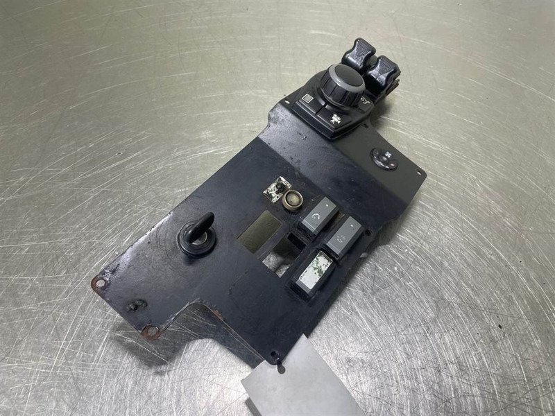 Mecalac 12MTX-3834673/3833717-Dashboard/Console/Konsole - Cab and interior for Construction machinery: picture 3 Mecalac 12MTX-3834673/3833717-Dashboard/Console/Konsole - Cab and interior for Construction machinery: picture 3