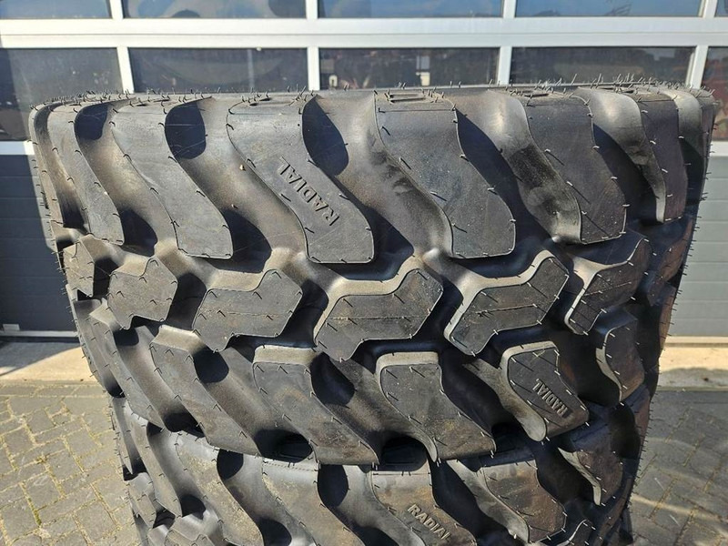 SWT 405/70R20 (16.0/70R20) *NEW* - Tire/Reifen/Band - Wheels and tires for Construction machinery: picture 4 SWT 405/70R20 (16.0/70R20) *NEW* - Tire/Reifen/Band - Wheels and tires for Construction machinery: picture 4