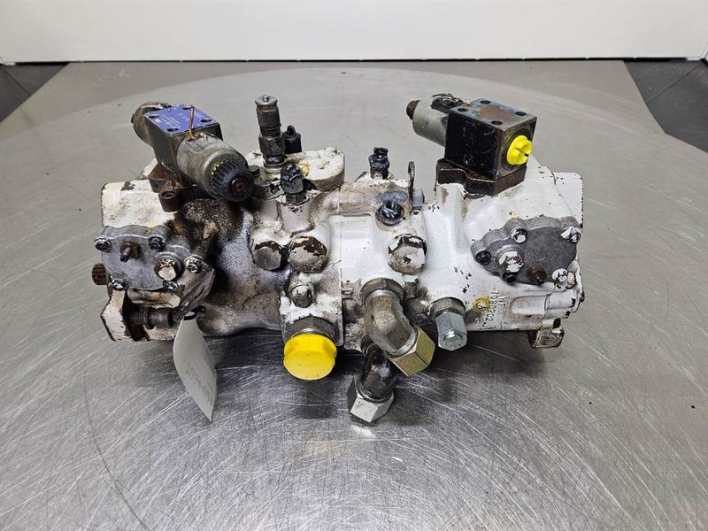Sauer Sundstrand -7090202-Tandem pump/Fahrpumpe/Ri - Hydraulics for Construction machinery: picture 1 Sauer Sundstrand -7090202-Tandem pump/Fahrpumpe/Ri - Hydraulics for Construction machinery: picture 1