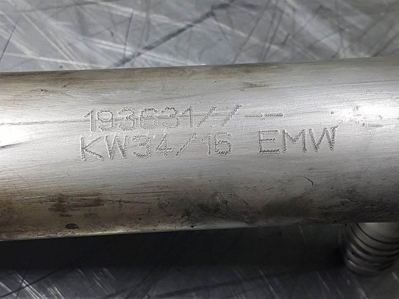 Sennebogen 818 - Pipe/Leitung/Pijp - Engine and parts for Construction machinery: picture 3 Sennebogen 818 - Pipe/Leitung/Pijp - Engine and parts for Construction machinery: picture 3