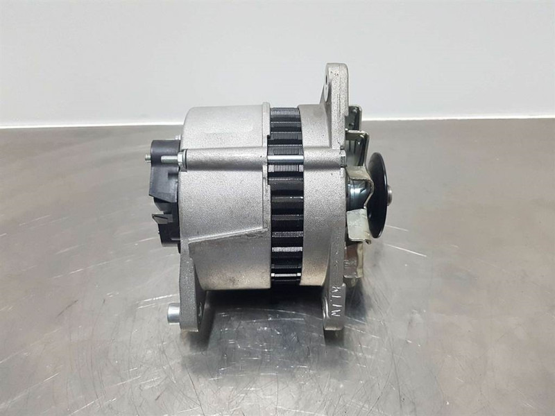 Terex Schaeff SKL843-14V 65A-Alternator/Lichtmaschine/Dynamo - Engine for Construction machinery: picture 3 Terex Schaeff SKL843-14V 65A-Alternator/Lichtmaschine/Dynamo - Engine for Construction machinery: picture 3