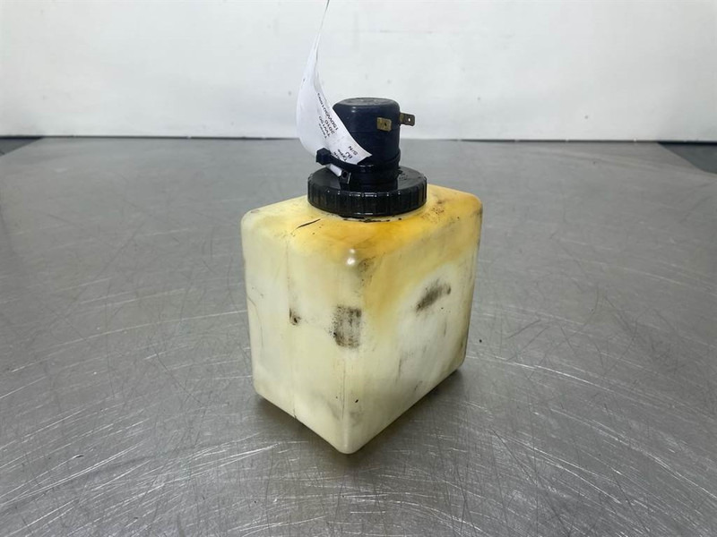 Terex TW150-3602515-Tank/Behälter/Reservoir - Cab and interior for Construction machinery: picture 3 Terex TW150-3602515-Tank/Behälter/Reservoir - Cab and interior for Construction machinery: picture 3