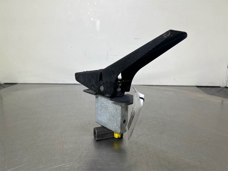 Terex TW150-Atlas 6073926-Pedal/Pedaal - Cab and interior for Construction machinery: picture 4 Terex TW150-Atlas 6073926-Pedal/Pedaal - Cab and interior for Construction machinery: picture 4