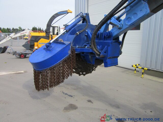 Mercedes-Benz 1831 4x4 Menzi Muck Baum Stubben - Wurzelfräse - Construction machinery: picture 2 Mercedes-Benz 1831 4x4 Menzi Muck Baum Stubben - Wurzelfräse - Construction machinery: picture 2