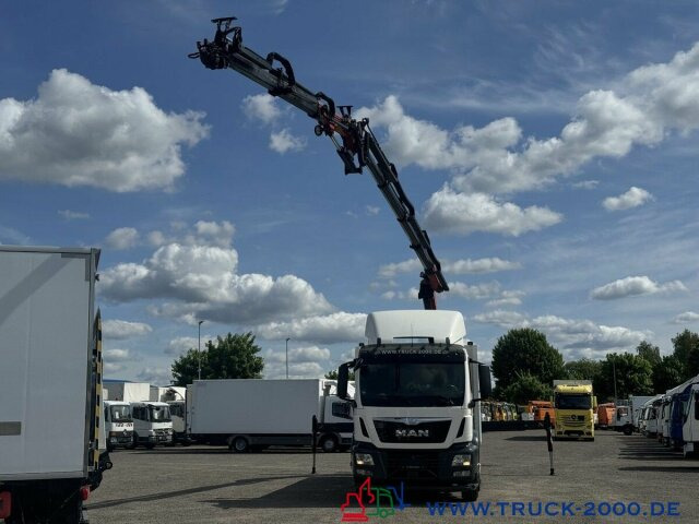 Dropside/ Flatbed truck, Crane truck MAN TGS 26.400 PK 23002 mit Jib 23m Hakenhöhe 237TKM: picture 11