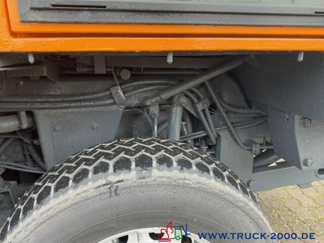 Multicar Kiefer Boki Winterdienst Streuer + Besen 23 TKM - Road sweeper: picture 2 Multicar Kiefer Boki Winterdienst Streuer + Besen 23 TKM - Road sweeper: picture 2