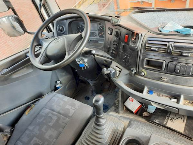 Interior photo 1: Tipper Mercedes-Benz 2633 6X4