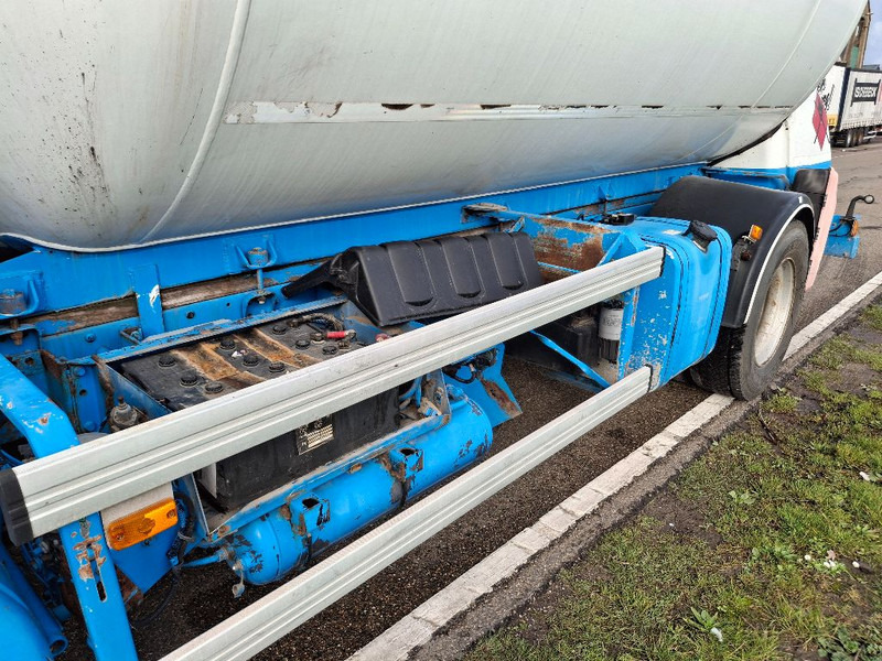 Renault MIDLUM 280DXI - Tanker truck: picture 3 Renault MIDLUM 280DXI - Tanker truck: picture 3