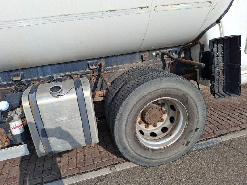 Renault MIDLUM 280DXI - Tanker truck: picture 4 Renault MIDLUM 280DXI - Tanker truck: picture 4