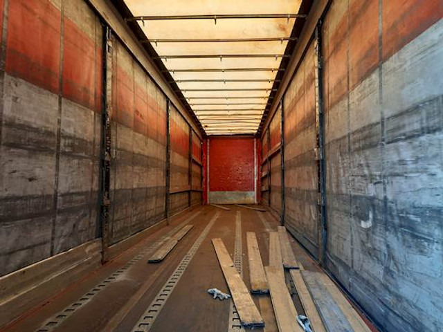 Tirsan RS - Curtainsider semi-trailer: picture 5 Tirsan RS - Curtainsider semi-trailer: picture 5