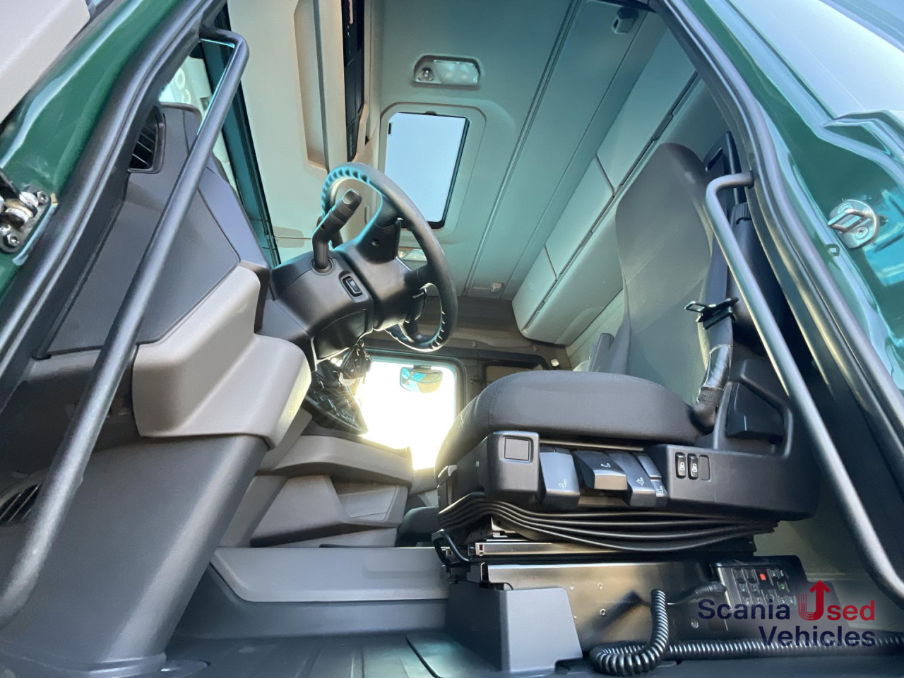 SCANIA R 410 A4x2NA DIFF-L LED RETARDER ADR FL - Tractor unit: picture 4 SCANIA R 410 A4x2NA DIFF-L LED RETARDER ADR FL - Tractor unit: picture 4