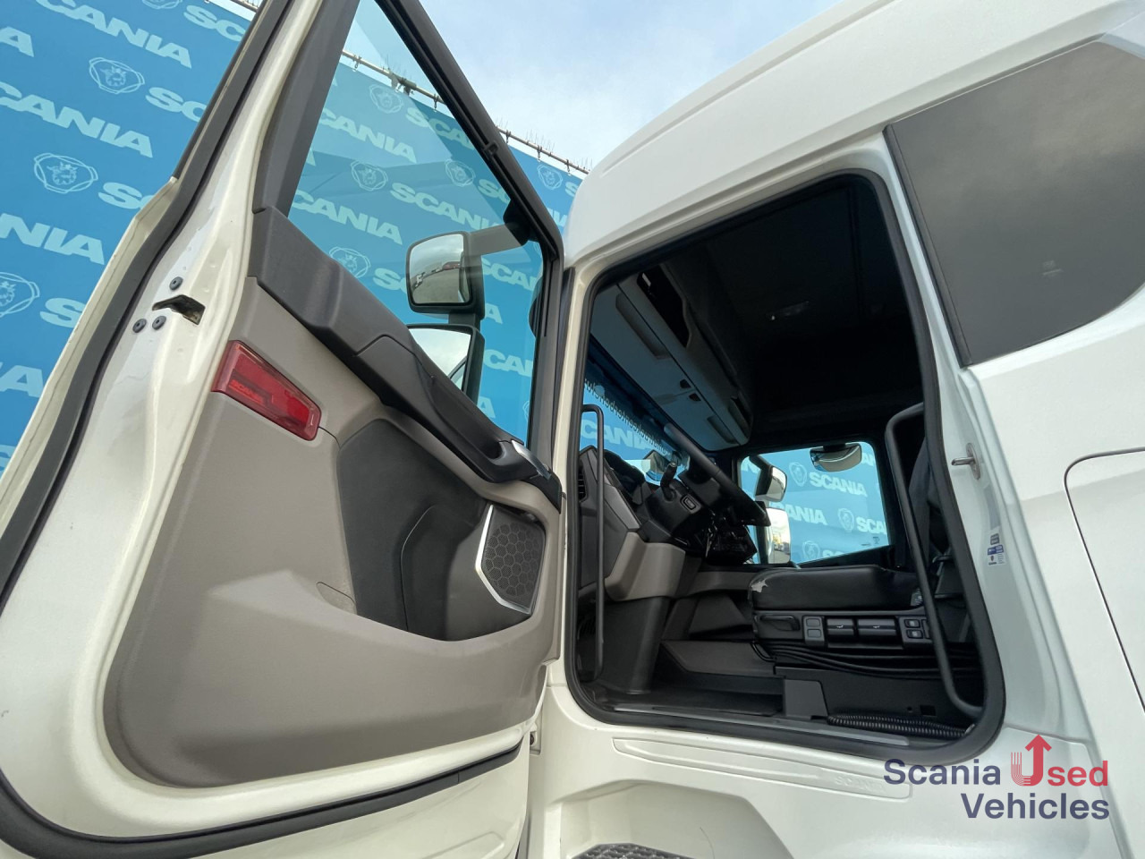 SCANIA R 410 A4x2NA DIFF-L RETARDER LED SMART 2 - Tractor unit: picture 3 SCANIA R 410 A4x2NA DIFF-L RETARDER LED SMART 2 - Tractor unit: picture 3