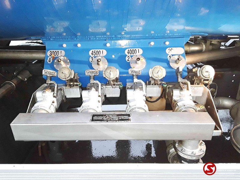 Tanker truck Iveco Eurocargo 190 E 26 13500 L 5 compartments: picture 10 Tanker truck Iveco Eurocargo 190 E 26 13500 L 5 compartments: picture 10