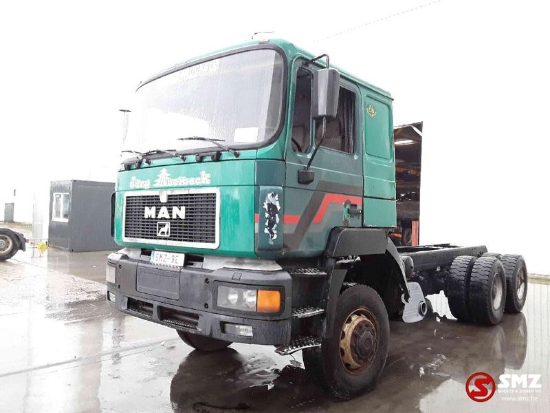 MAN 27.403 6x6 - Cab chassis truck: picture 3 MAN 27.403 6x6 - Cab chassis truck: picture 3