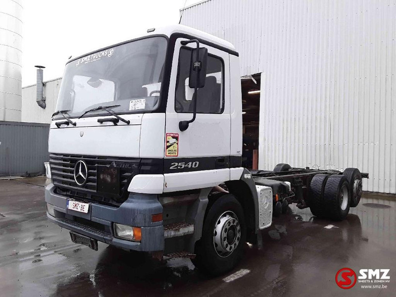 Mercedes-Benz Actros 2540 6x2 francais - Cab chassis truck: picture 3 Mercedes-Benz Actros 2540 6x2 francais - Cab chassis truck: picture 3