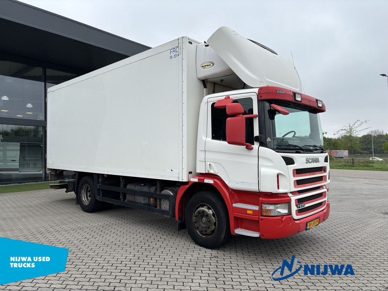 Scania P 230 4X2 Meat Truck + Laadklep - Refrigerated truck: picture 2 Scania P 230 4X2 Meat Truck + Laadklep - Refrigerated truck: picture 2