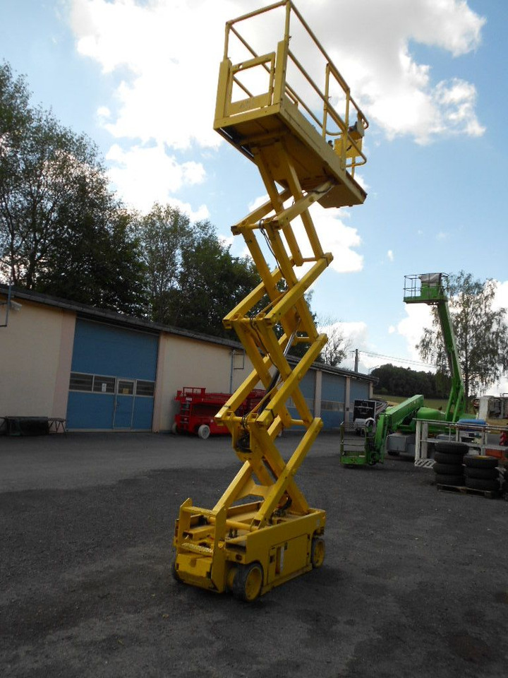Genie GS 1930, Scherenarbeitsbühne Genie 8 m - Truck mounted aerial platform: picture 2 Genie GS 1930, Scherenarbeitsbühne Genie 8 m - Truck mounted aerial platform: picture 2