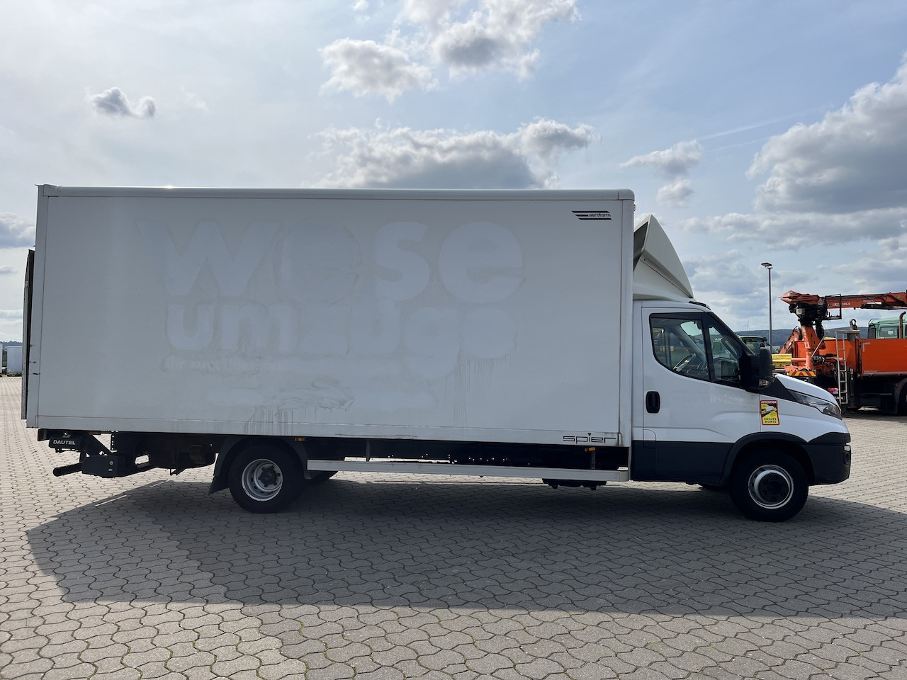 Iveco 70C18 Daily Koffer mit Ladebordwand - Closed box van: picture 5 Iveco 70C18 Daily Koffer mit Ladebordwand - Closed box van: picture 5
