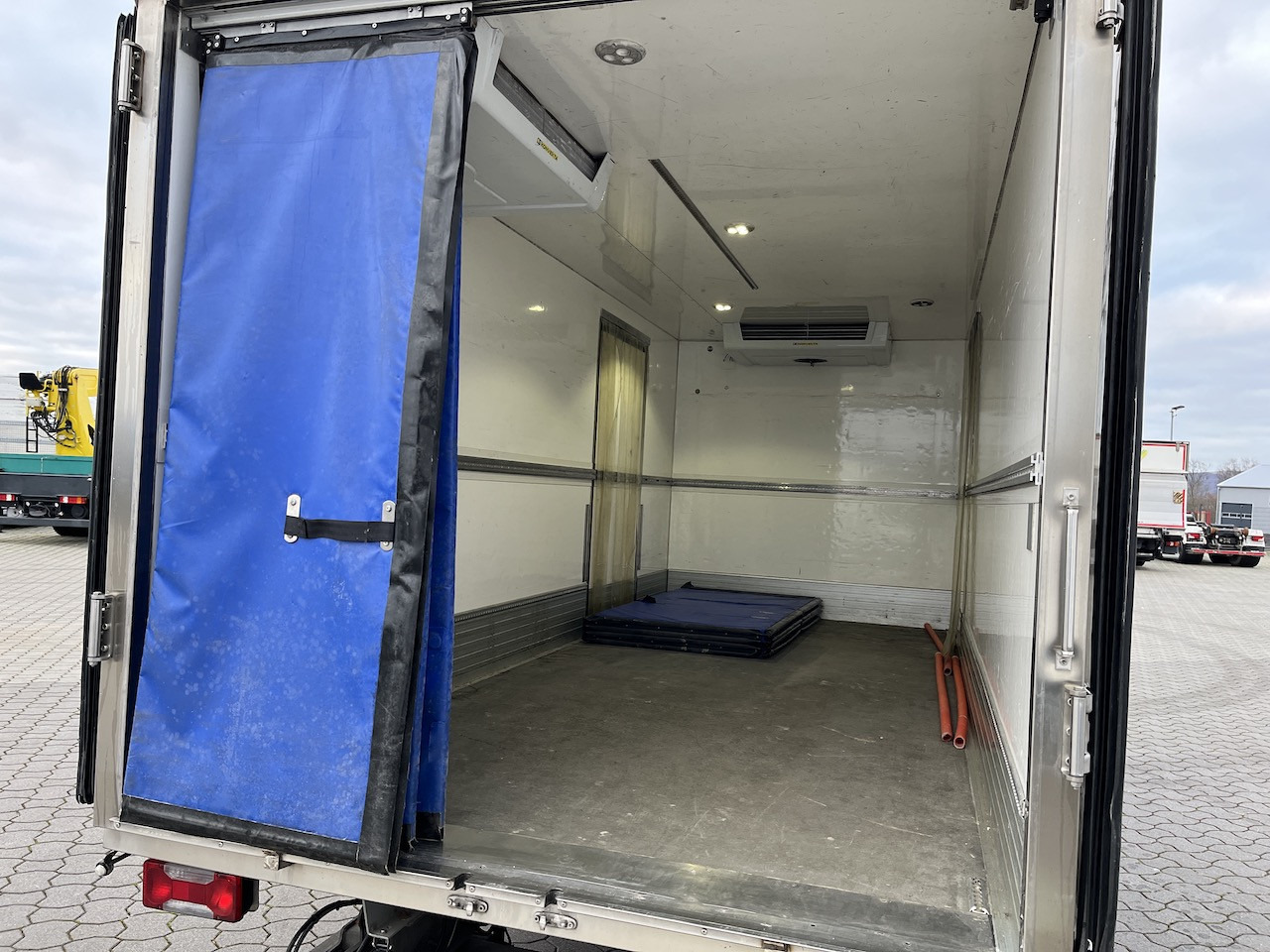 Iveco 70C18 Daily Tiefkühlkoffer mit Ladebordwand - Refrigerated delivery van: picture 5 Iveco 70C18 Daily Tiefkühlkoffer mit Ladebordwand - Refrigerated delivery van: picture 5