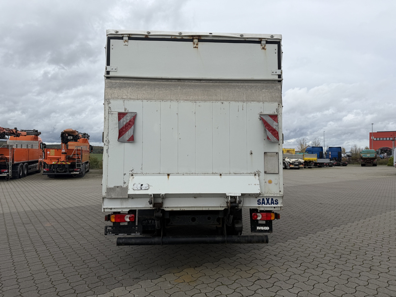 Iveco 75 E 180 4x2 LBW - Curtain side van: picture 5 Iveco 75 E 180 4x2 LBW - Curtain side van: picture 5