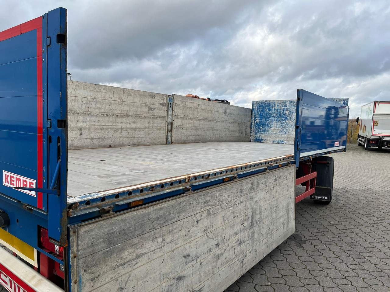 Kempf PA18 Baustoff Unfall Fahrbereit - Dropside/ Flatbed trailer: picture 2 Kempf PA18 Baustoff Unfall Fahrbereit - Dropside/ Flatbed trailer: picture 2