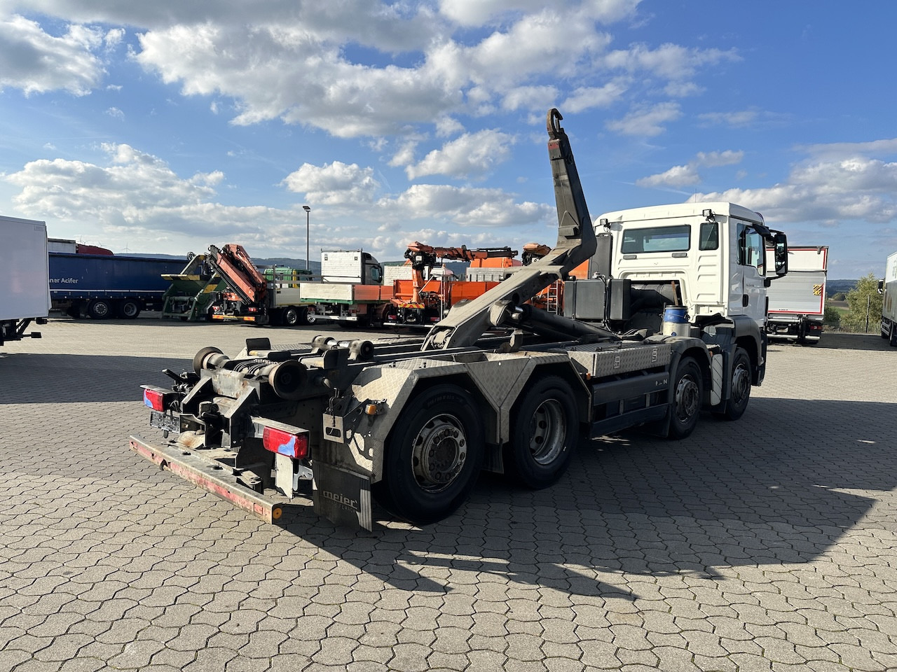MAN TGS 35.400 8x2 Intarder Meiller Haken - Hook lift truck: picture 5 MAN TGS 35.400 8x2 Intarder Meiller Haken - Hook lift truck: picture 5